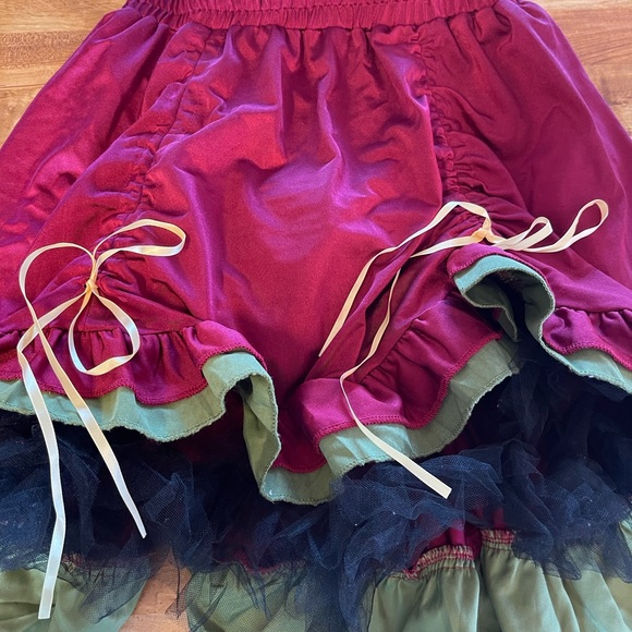 Halloween costume: women’s costume skirt and blouse with a clip-on hat. Size L - Picture 5 of 7